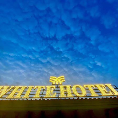 White Hotel ランソン市 エクステリア 写真