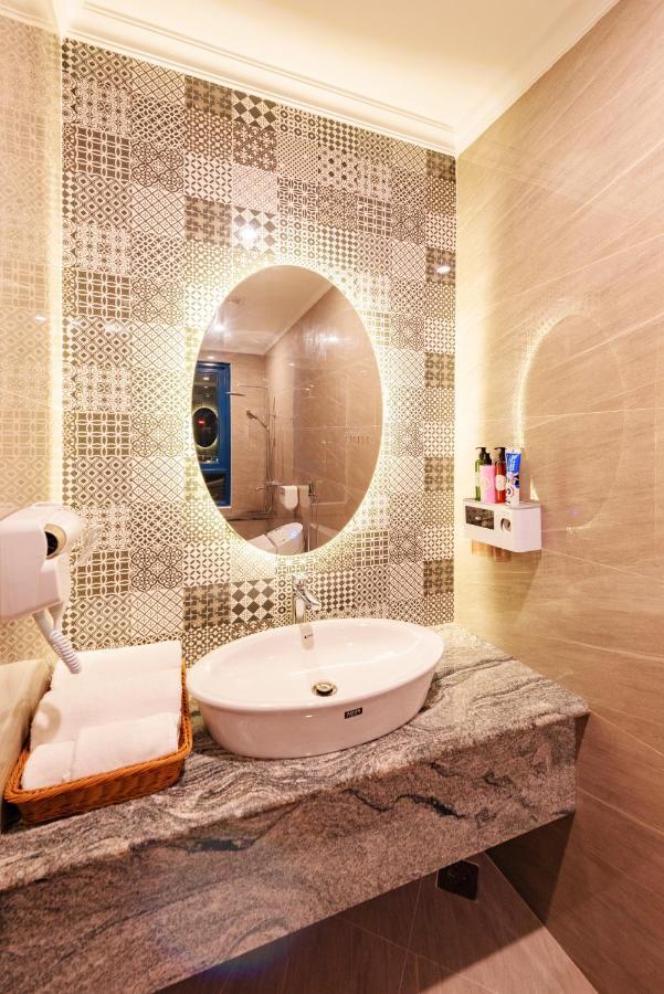 White Hotel ランソン市 エクステリア 写真