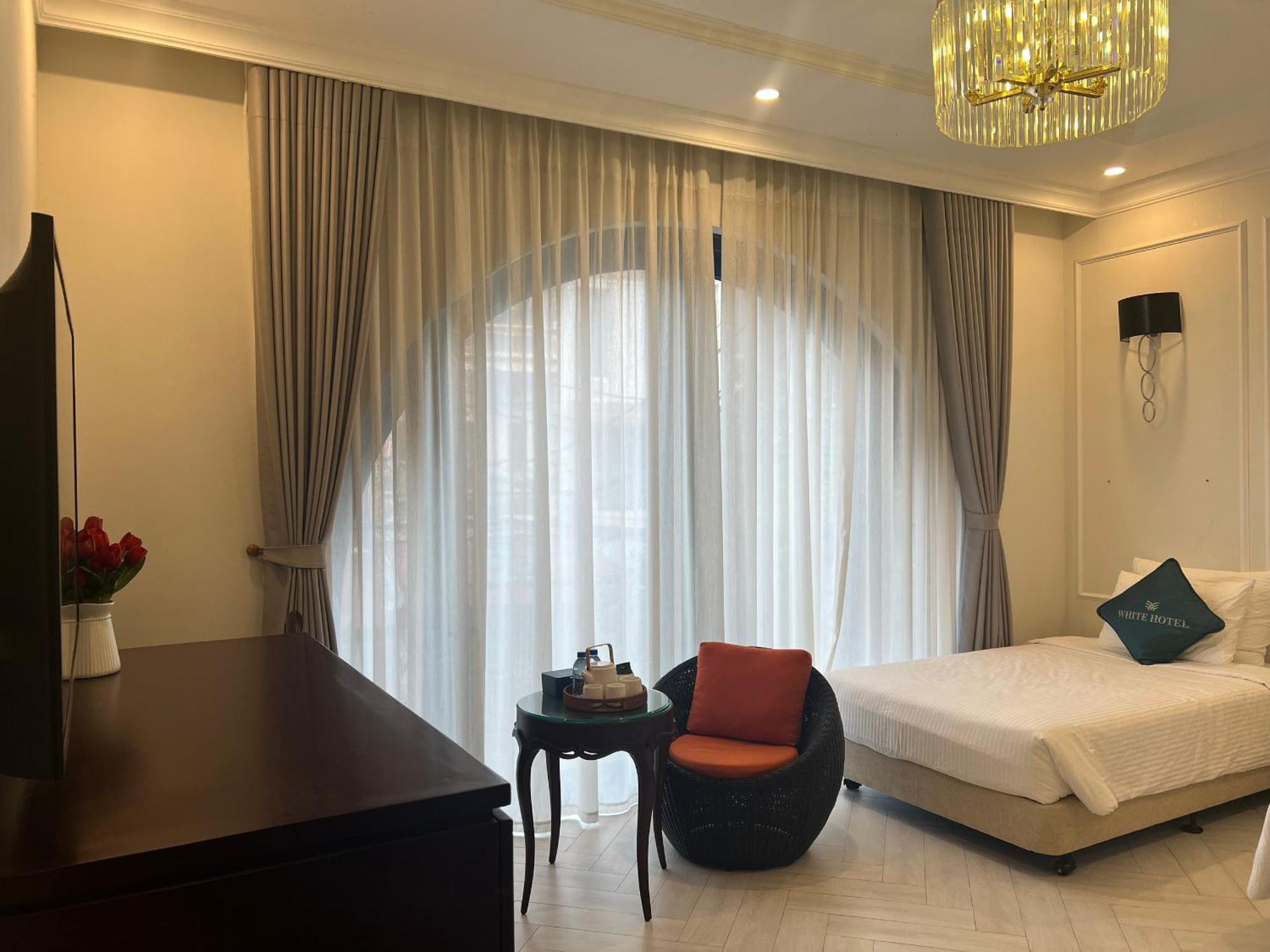 White Hotel ランソン市 エクステリア 写真